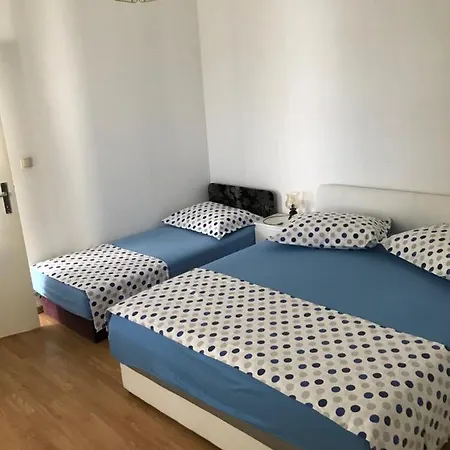 شقة Tona تروغير